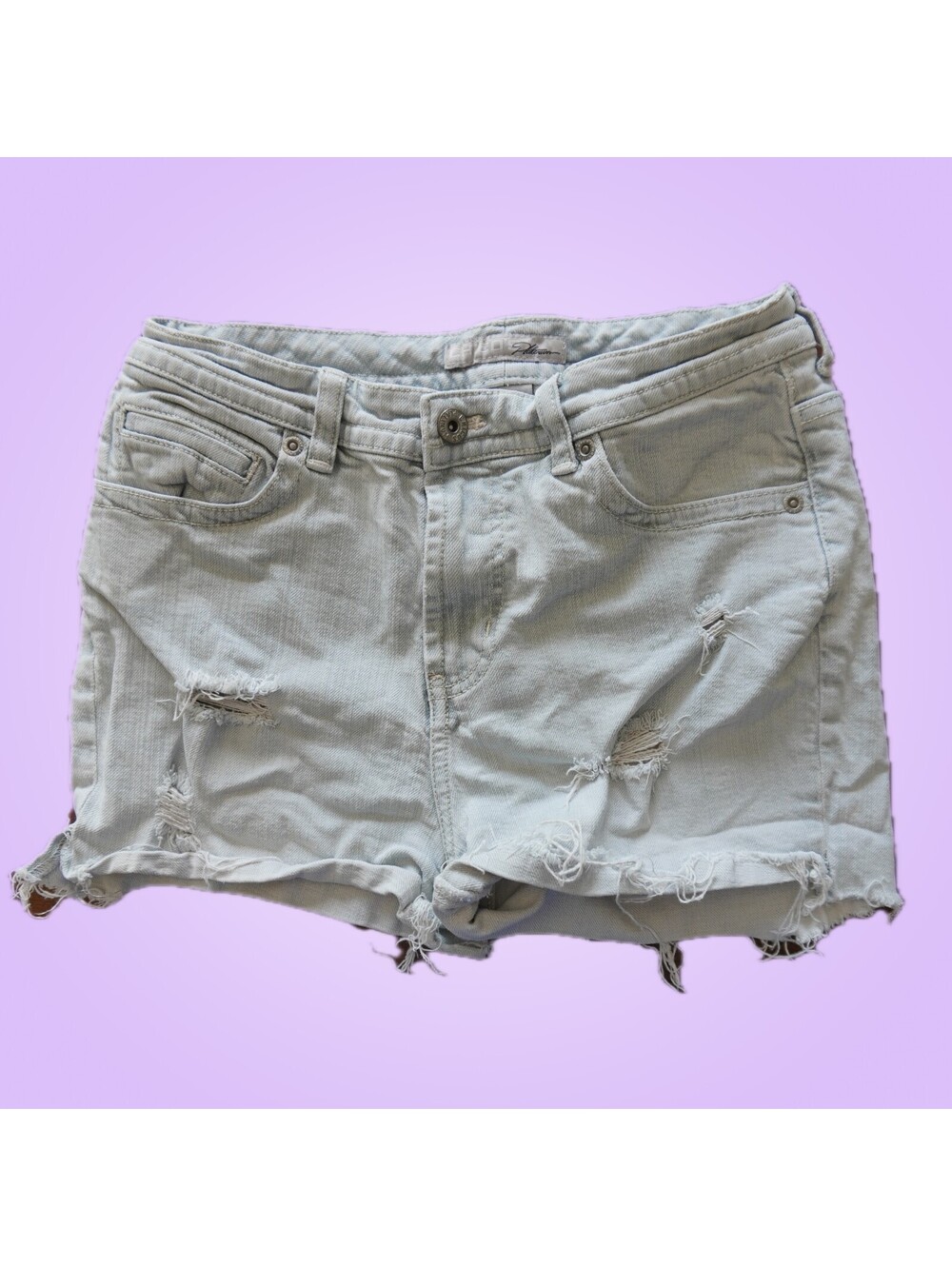 Chico’s Platinum Women’s Light Wash Distressed Denim Shorts Size 0